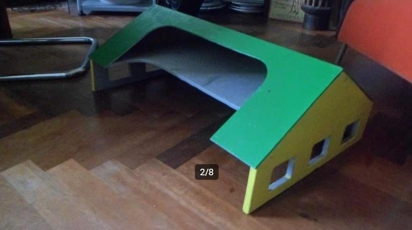 Houten speelgoed stal garage schuur hooischuur 67 x 47 cm., Ophalen of Verzenden, Gebruikt, Overige typen