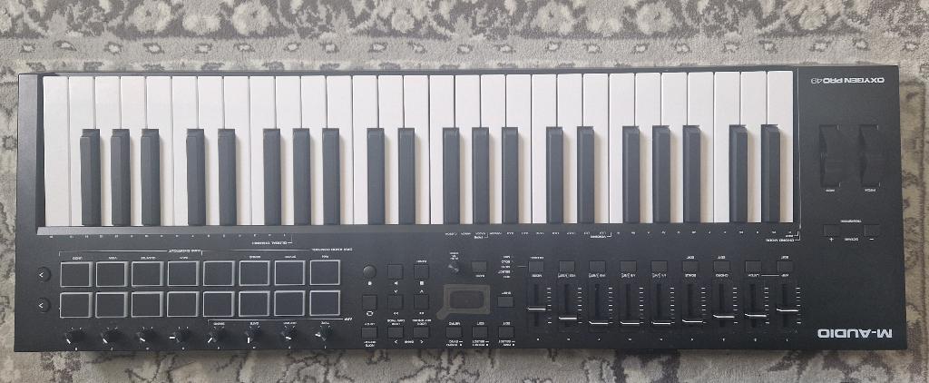 M Audio Oxygen 49 + Travel Case, Midi-aansluiting, Ophalen of Verzenden, Zo goed als nieuw, 49 toetsen