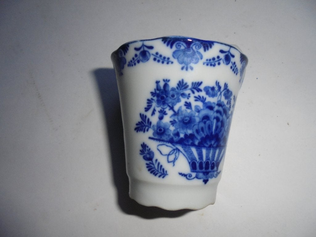 Klassiek Porseleinen kopje merk kroon (K-BKO-180), Ophalen, Zo goed als nieuw, Porselein, Kop en/of schotel