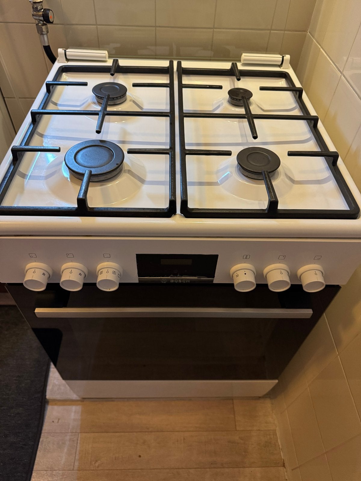 Bosch Vrijstaand Gasfornuis met Oven - Gebruikt, Ophalen, Gebruikt, 4 kookzones, Gas
