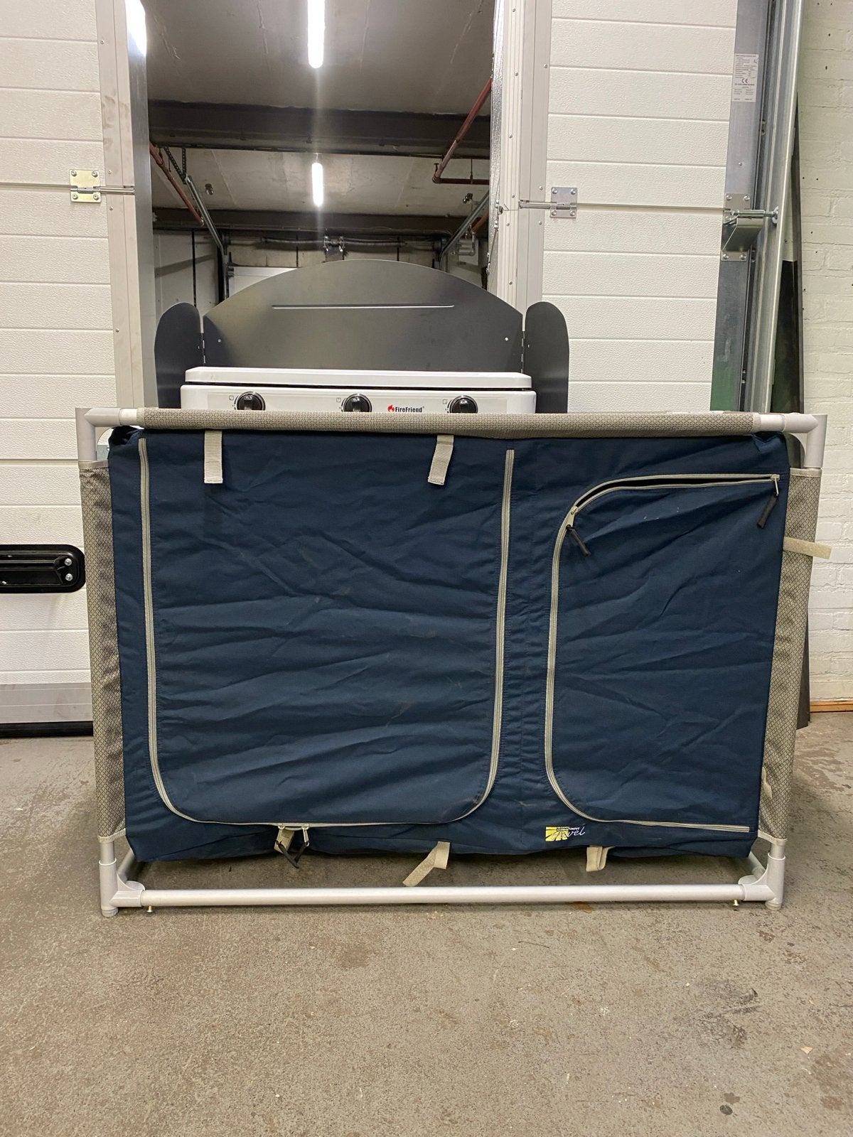 Campingkeuken met 3-pits gasfornuis en opbergruimte, Ophalen, Nieuw