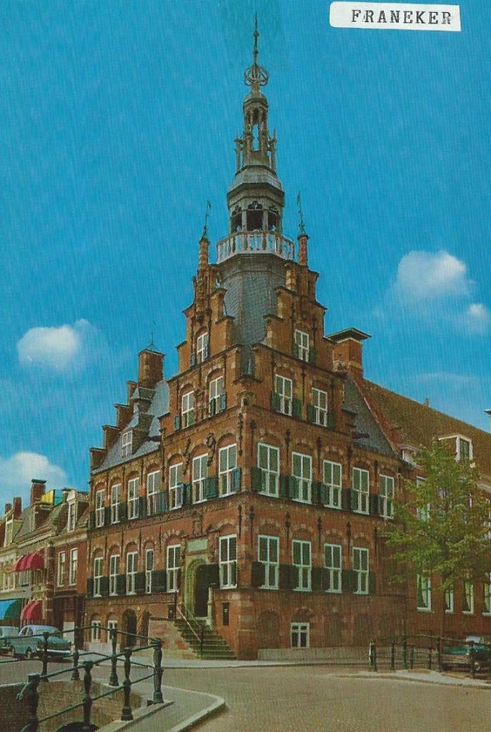 Ansichtkaart FRANEKER Raadhuis, Verzamelen, Ansichtkaarten | Nederland, Verzenden, 1980 tot heden, Gelopen, Friesland
