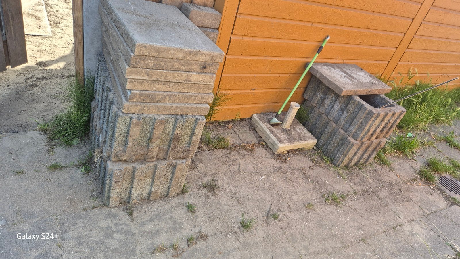 Gebruikte  grote betonen  bloem baken, Tuin en Terras, Tegels en Klinkers, Gebruikt, Ophalen of Verzenden, Minder dan 5 m², Beton