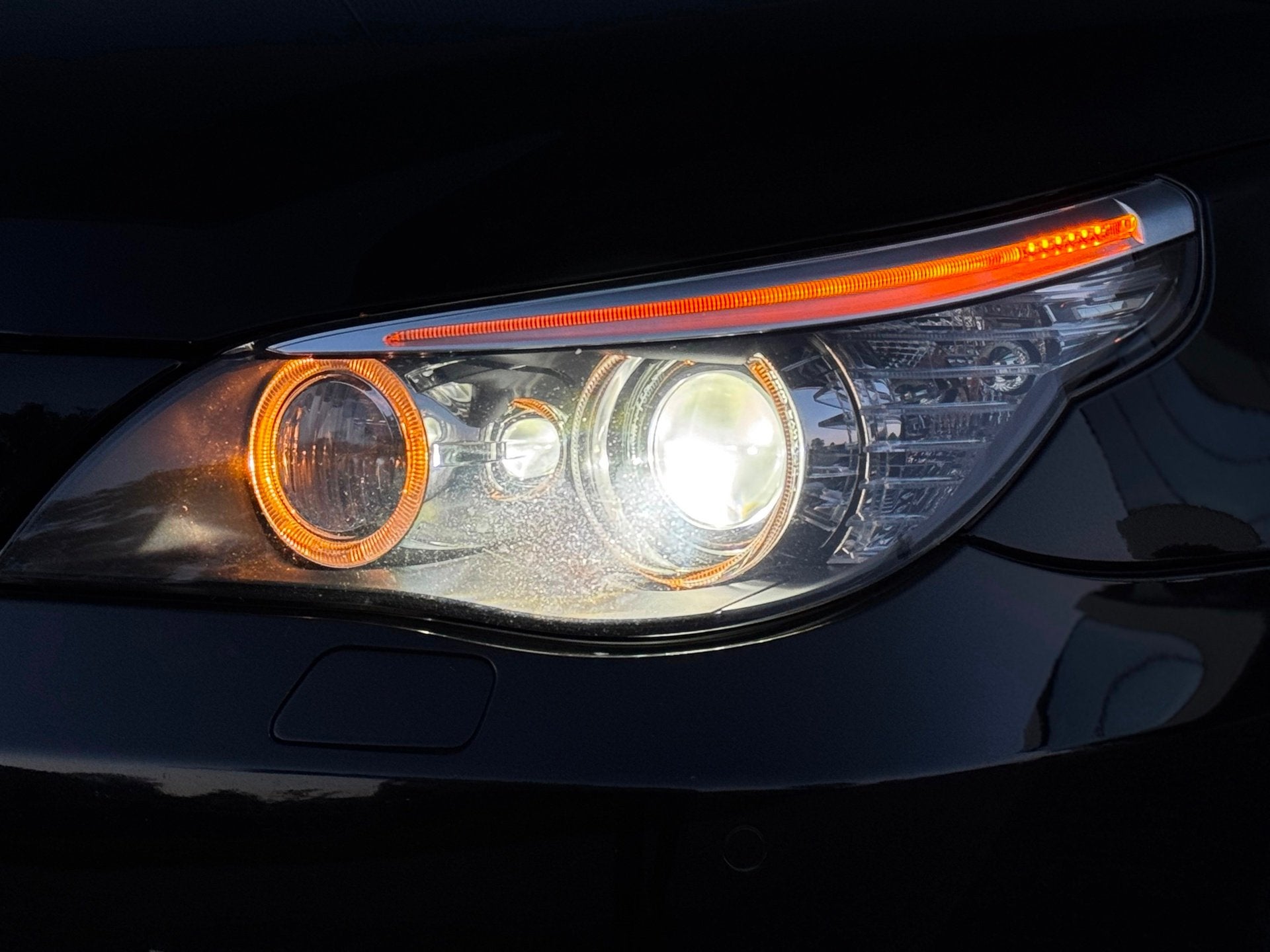 BMW 5-serie Touring 550i/HEADUP/ACC/XENON/LEDER/SOFTCLOSE/NA, Achterwielaandrijving, Gebruikt, 367 pk, Zwart
