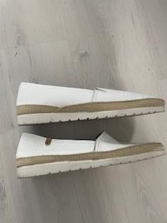 Witte instappers, maat 42, Verbenas Espadrilles, Kleding | Dames, Schoenen, Zo goed als nieuw, Instappers, Wit, Ophalen of Verzenden