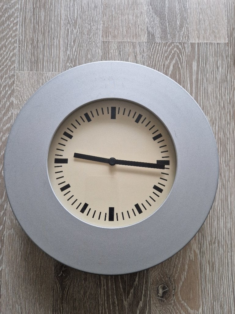 Analoge vintage Ikea Wandklok, Huis en Inrichting, Woonaccessoires | Klokken, Ophalen, Zilver, Wandklok