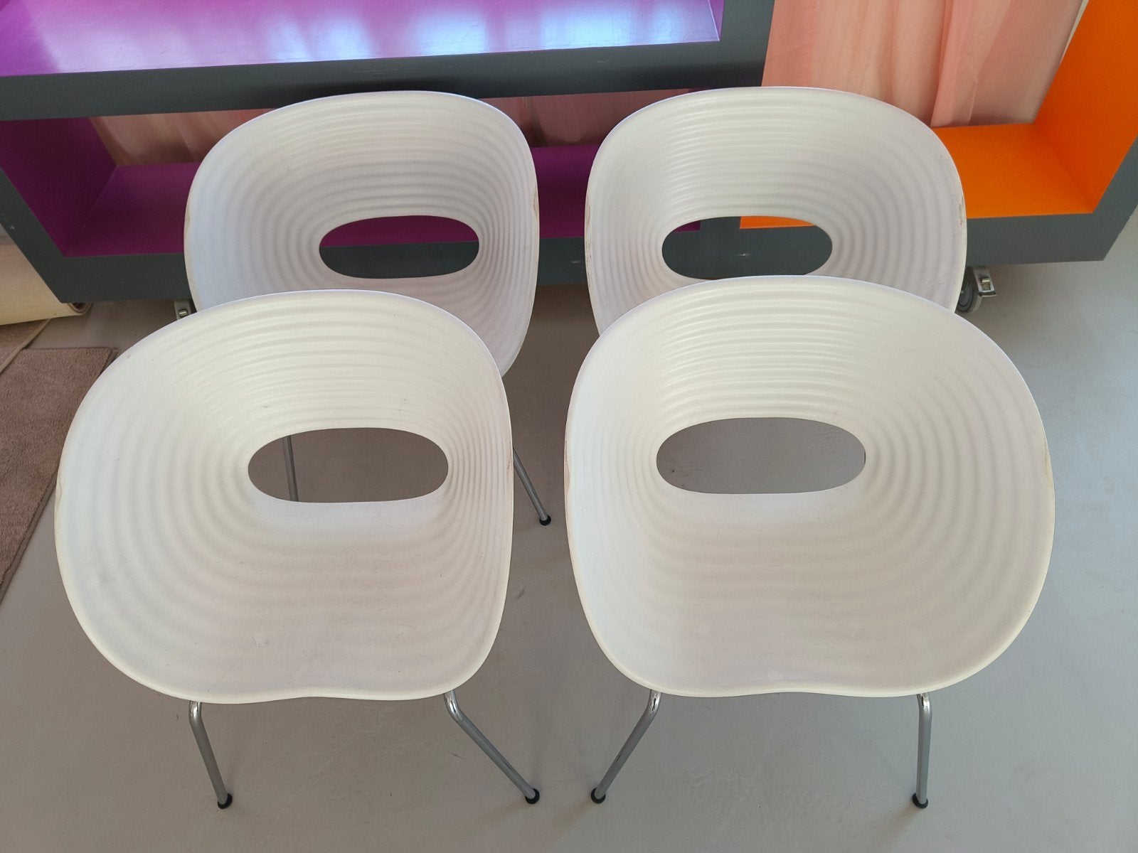 4 Vitra Tom Vac stoelen in wit, Ophalen, Gebruikt, Wit, Vier