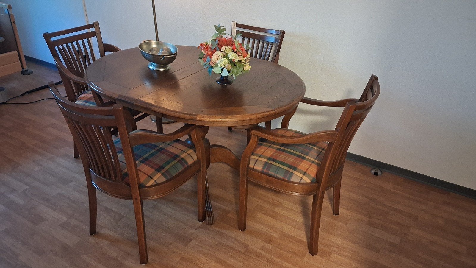 Eikenhouten eettafel 4 stoelen sidetable salontafel, Ophalen, Gebruikt, 100 tot 150 cm, Klassiek