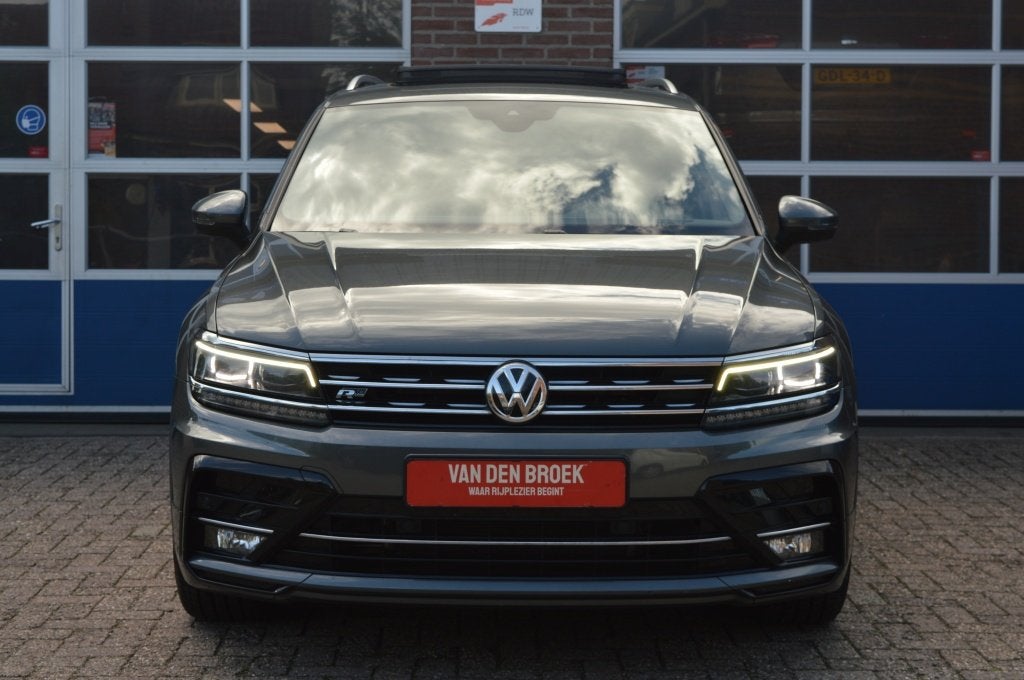 Volkswagen Tiguan 1.5 TSI R-Line | AUT - PANODAK - DYNAUDIO, Auto's, Dealer onderhouden, Euro 6, 4 cilinders, 150 pk