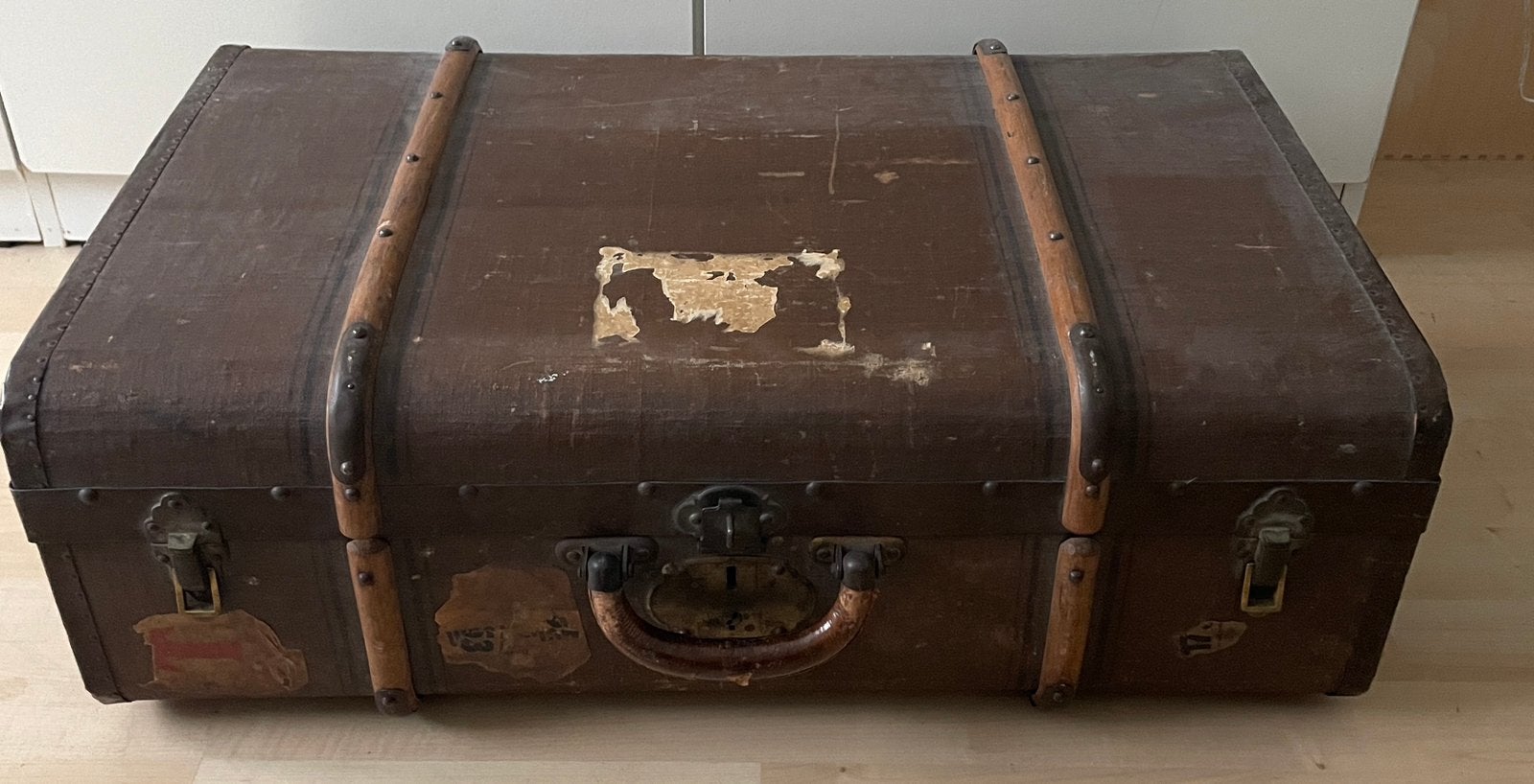 Mooie oude/ antieke houten hutkoffer met leren handvat, Sieraden, Tassen en Uiterlijk, Koffers, Overige materialen, Gebruikt, Minder dan 35 cm