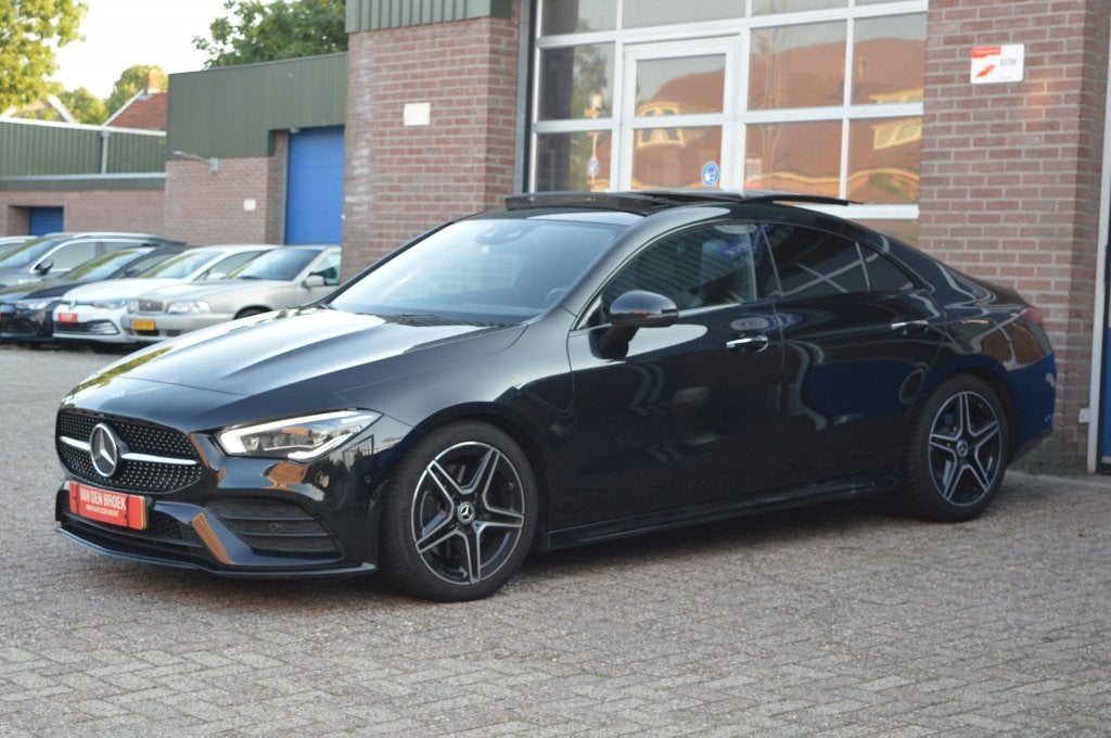 Mercedes-Benz CLA-Klasse 200 AMG | AUT - PANODAK - CAMERA, Auto's, CLA, Gebruikt, Euro 6, 4 cilinders