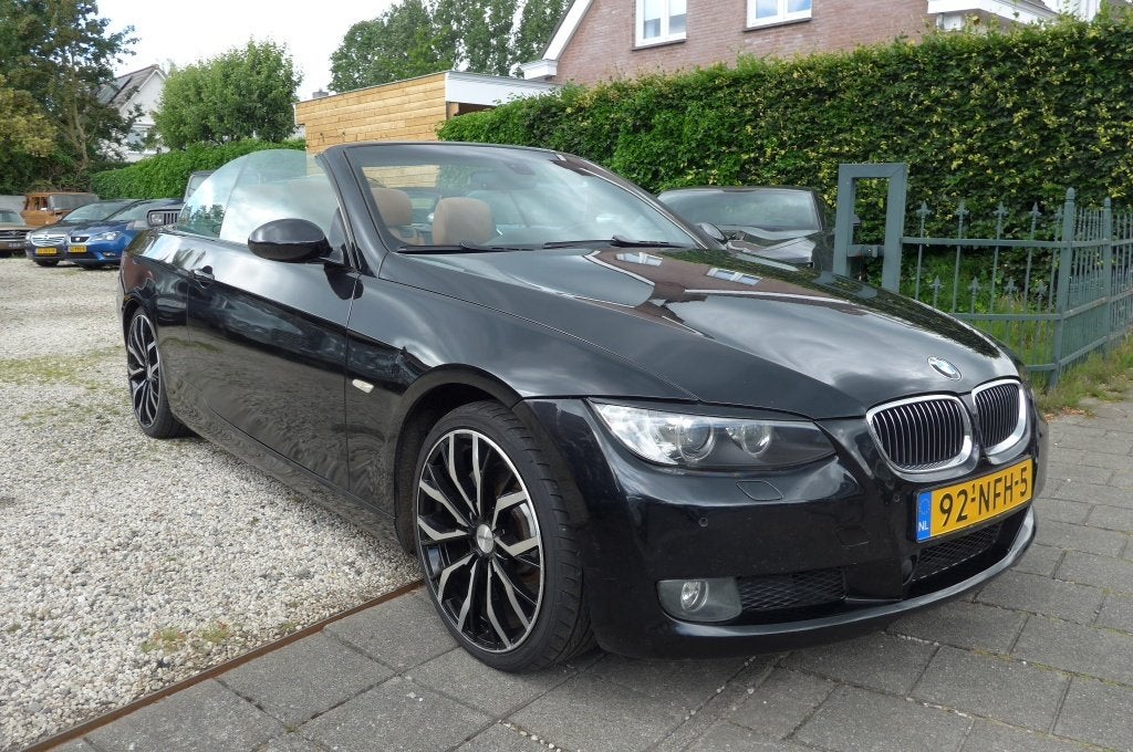 BMW 3 Serie Cabrio 330i High Executive Achterstallig onderho, Auto's, Automaat, Gebruikt, Cabriolet, 4 stoelen