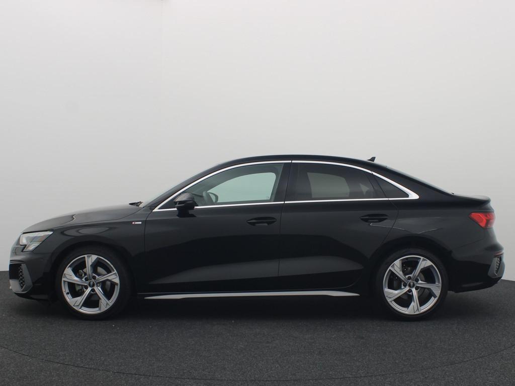 Audi A3 Limousine 30 TFSI S edition AUTOMAAT / S-LINE / NAVI, Stof, Gebruikt, Zwart, Origineel Nederlands