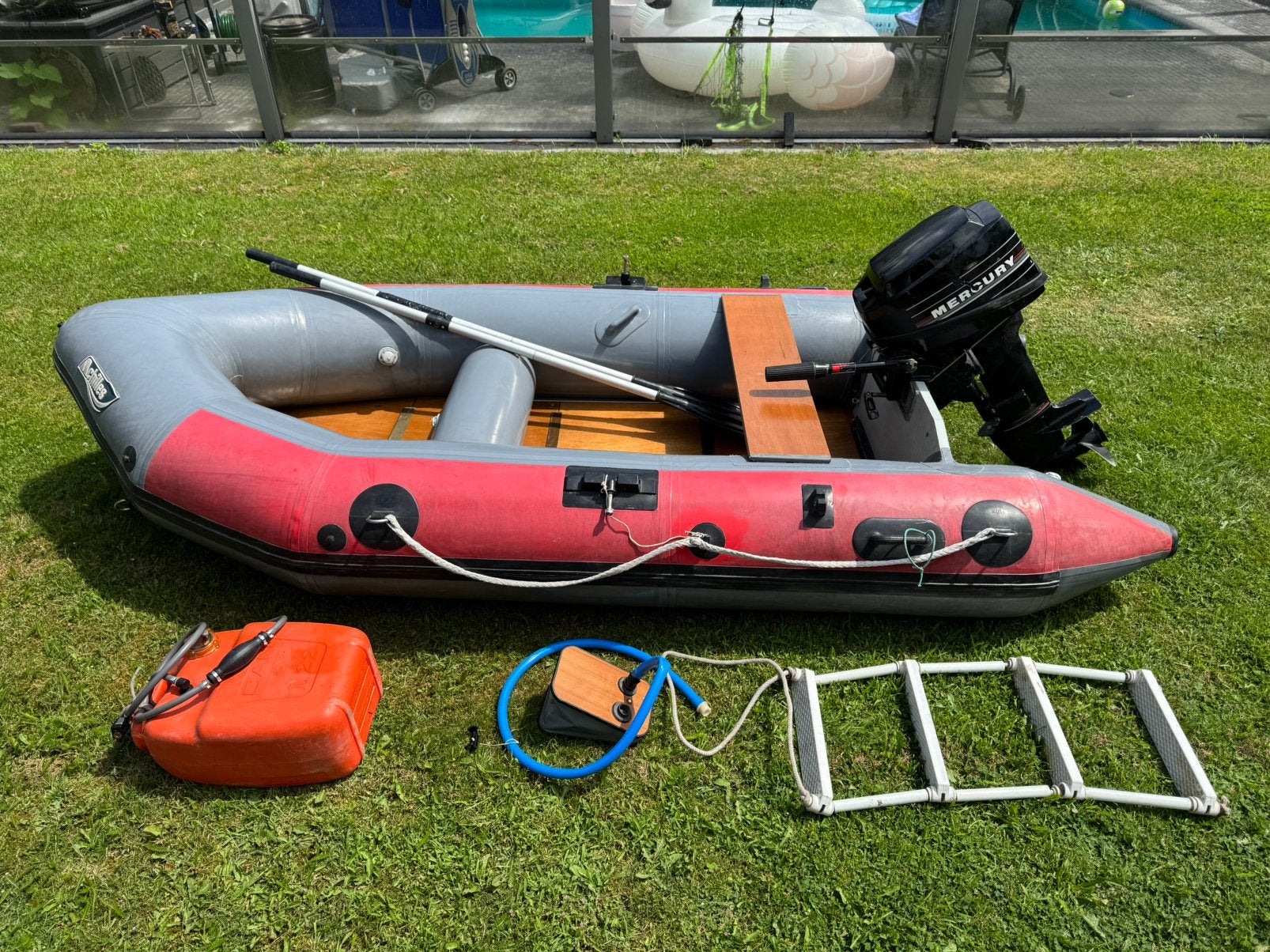Achilles rubberboot inclusief 8PK buitenboordmotor, Ophalen, ., Zo goed als nieuw, .
