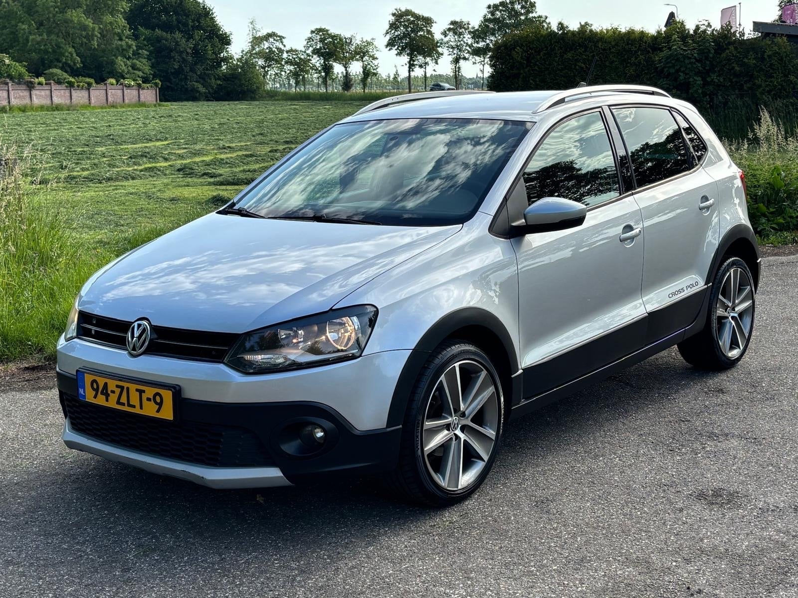 Volkswagen Polo 1.2 TSI 2013 / Cross Polo / 1e eigenaar, Voorwielaandrijving, Stof, 40 €/maand, Zwart