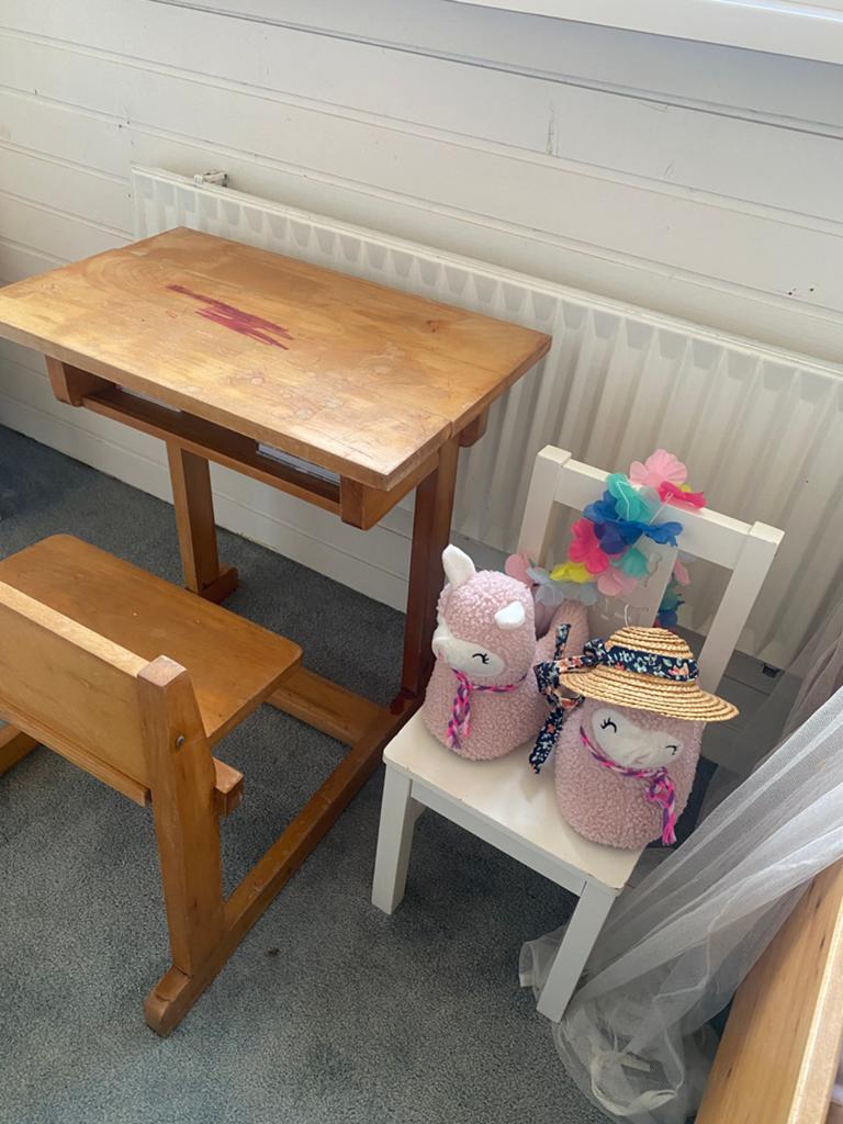 Lessenaartje, Kinderen en Baby's, Kinderkamer | Tafels en Stoelen, Ophalen, Gebruikt, Tafel(s) en Stoel(en)