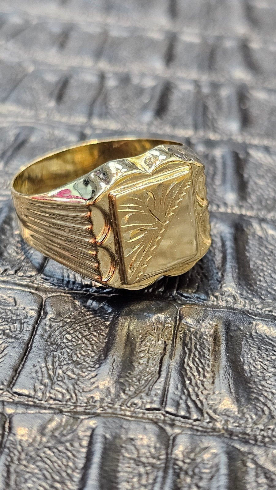 Prachtige 14k goudem Zegelring, 20 of groter, Heer, Nieuw, Ophalen of Verzenden