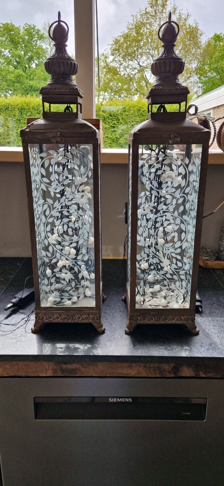 2 prachtige kandelaars met bewerkt glas, Ophalen, Glas, 70 cm