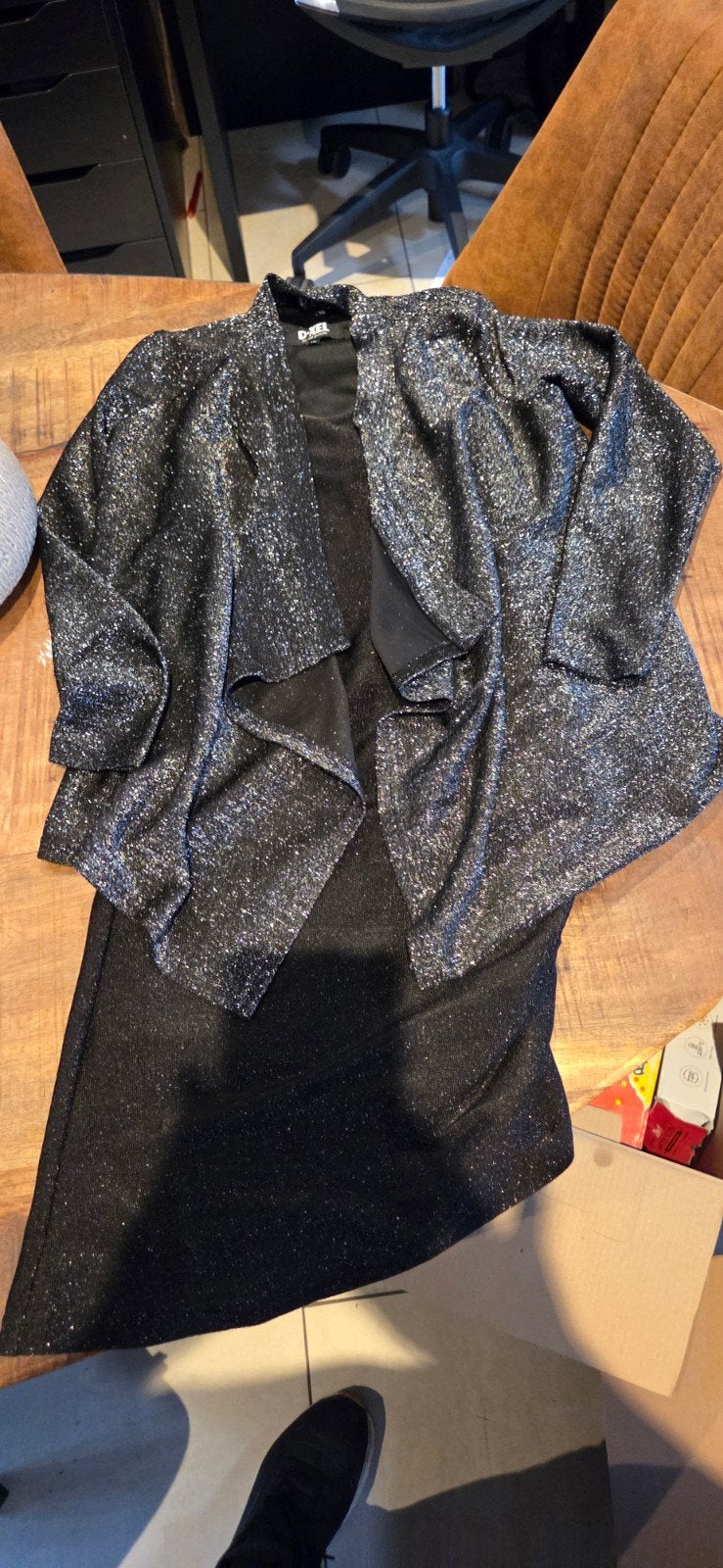 D-XEL Zwarte Glitter Jurk met Bolero Maat 10, D-XEL, Zwart, Ophalen of Verzenden, Zo goed als nieuw