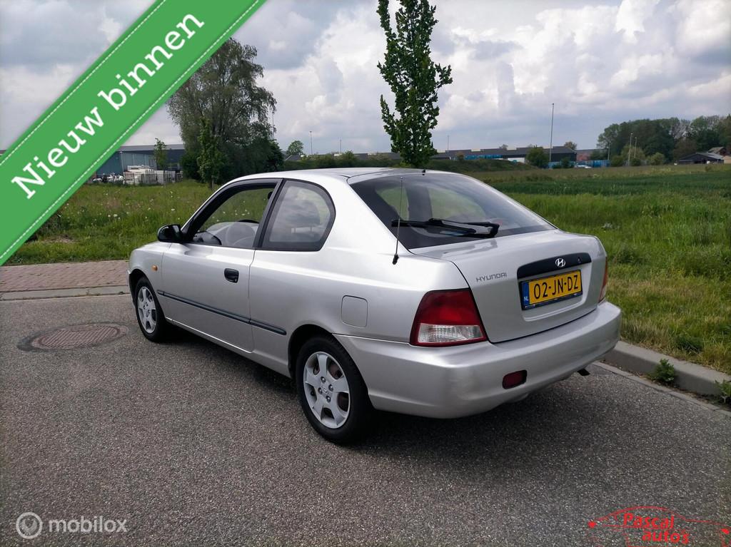 Hyundai Accent 1.3i nap nw apk nette auto, Auto's, Voorwielaandrijving, 4 cilinders, 965 kg, Origineel Nederlands