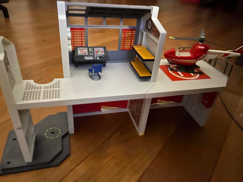 Playmobile Brandweerkazerne, Ladderwagen en veel toebehoren, Kinderen en Baby's, Speelgoed | Playmobil, Ophalen, Gebruikt, Complete set