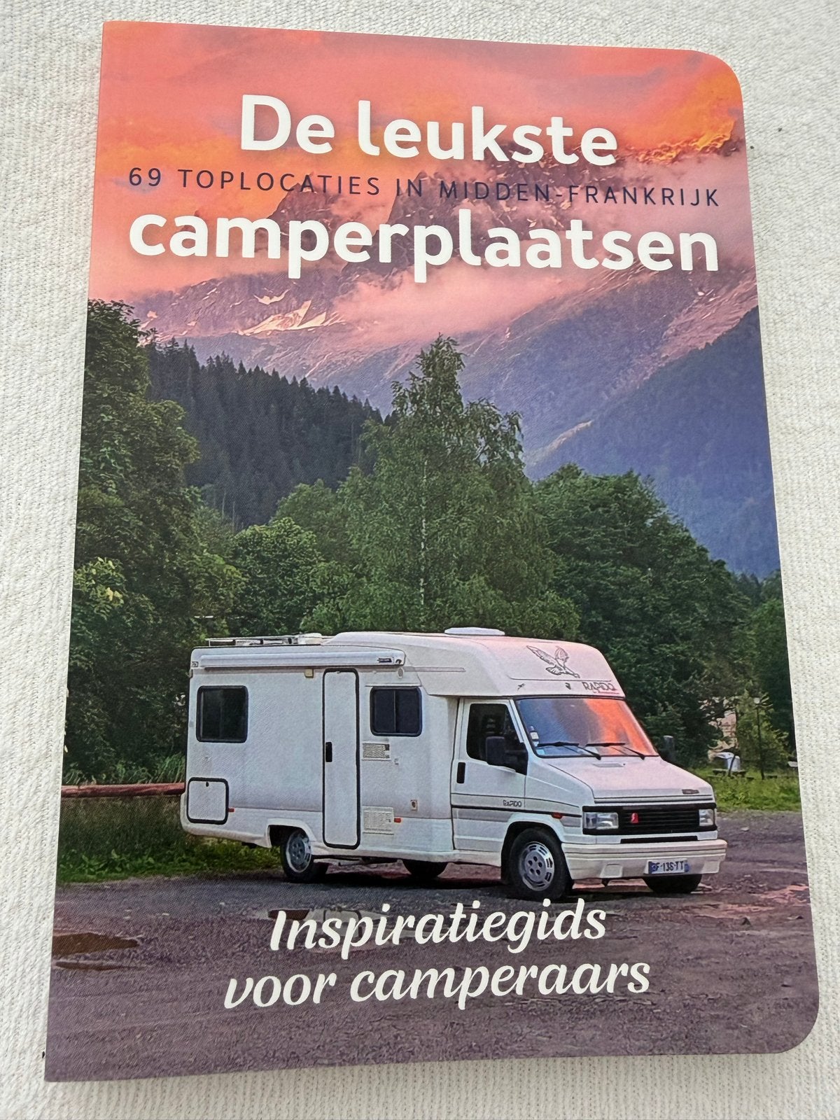 De leukste camperplaatsen Midden-Frankrijk, Overige merken, Europa, Ophalen of Verzenden, Zo goed als nieuw