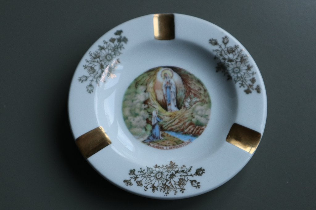 lourdes bord bordje goud Limoges Frankrijk nieuw asbak, Ophalen of Verzenden
