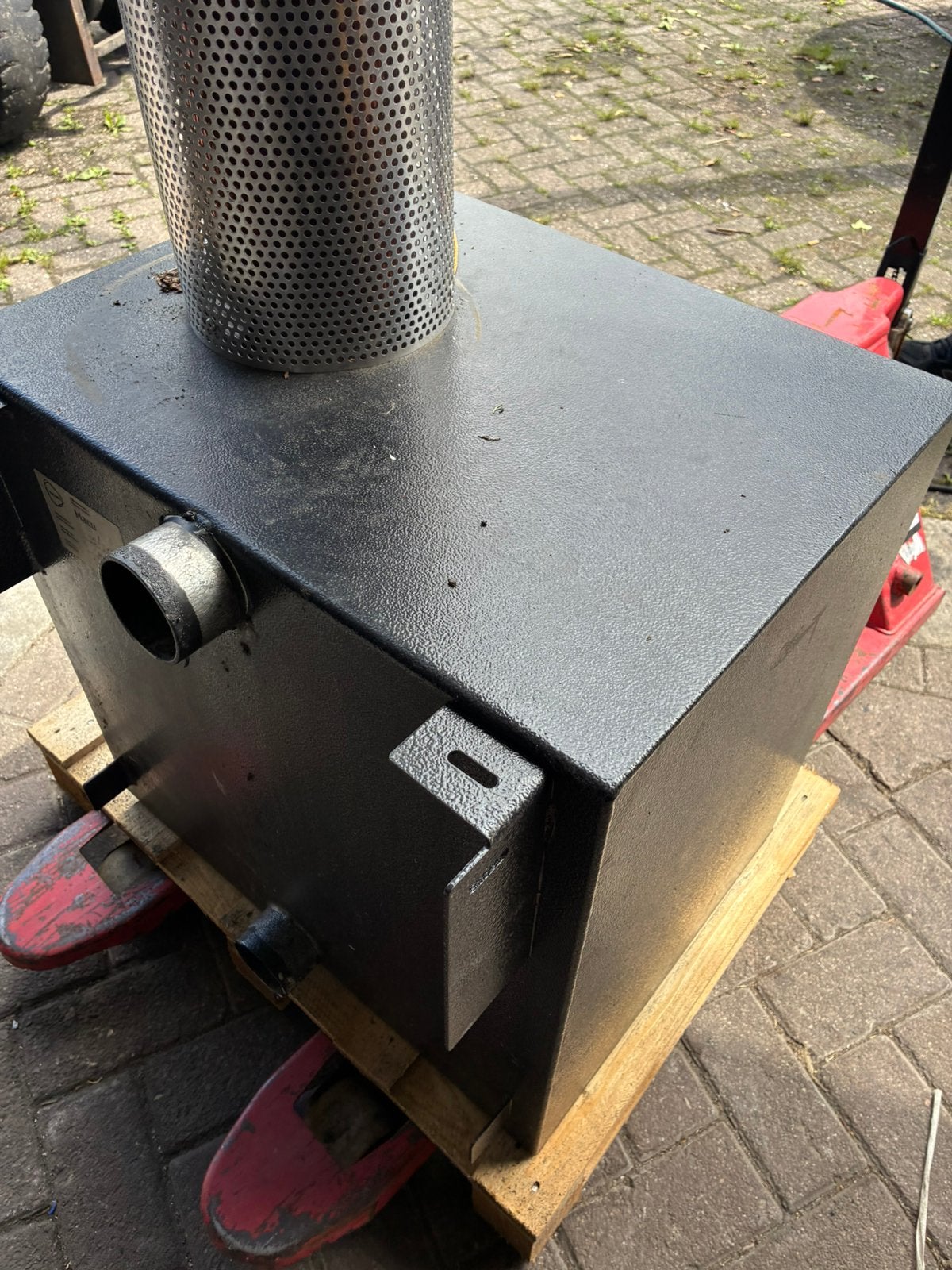 Hottub kachel kirami CUBE (€1695 nieuw) LEK / zwembad, Ophalen, Gebruikt, 7921AE, Fast Fair b.v.