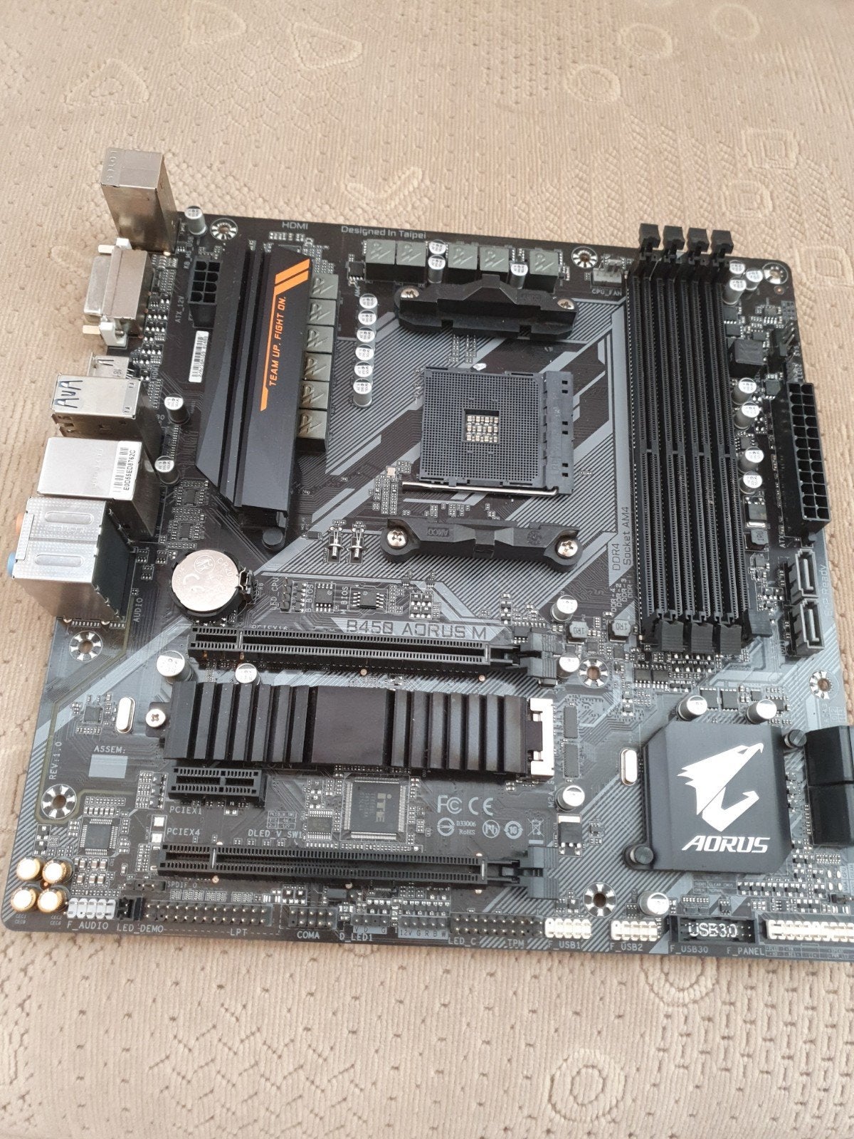 Gigabyte Aorus B450M, Computers en Software, Moederborden, Ophalen of Verzenden, Zo goed als nieuw, DDR4
