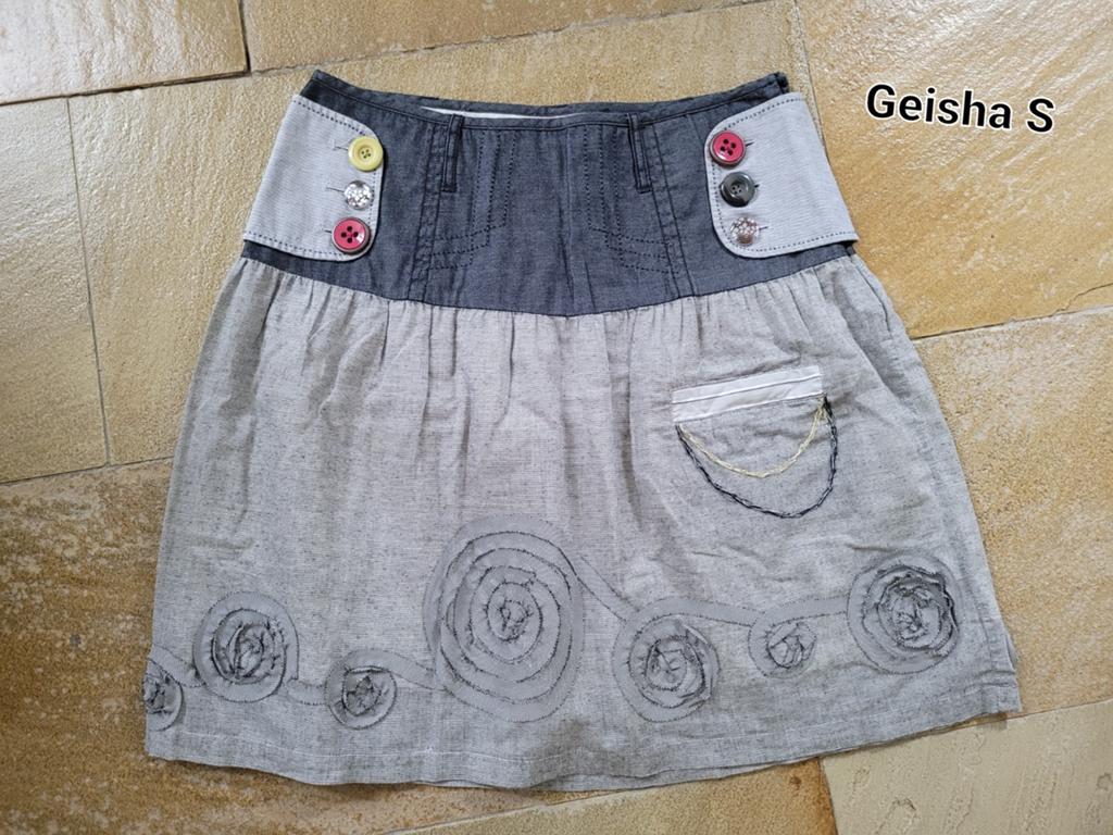 Geisha rok maat S met bloemen en knopen, Geisha, Ophalen of Verzenden, Knielengte, Maat 36 (S)