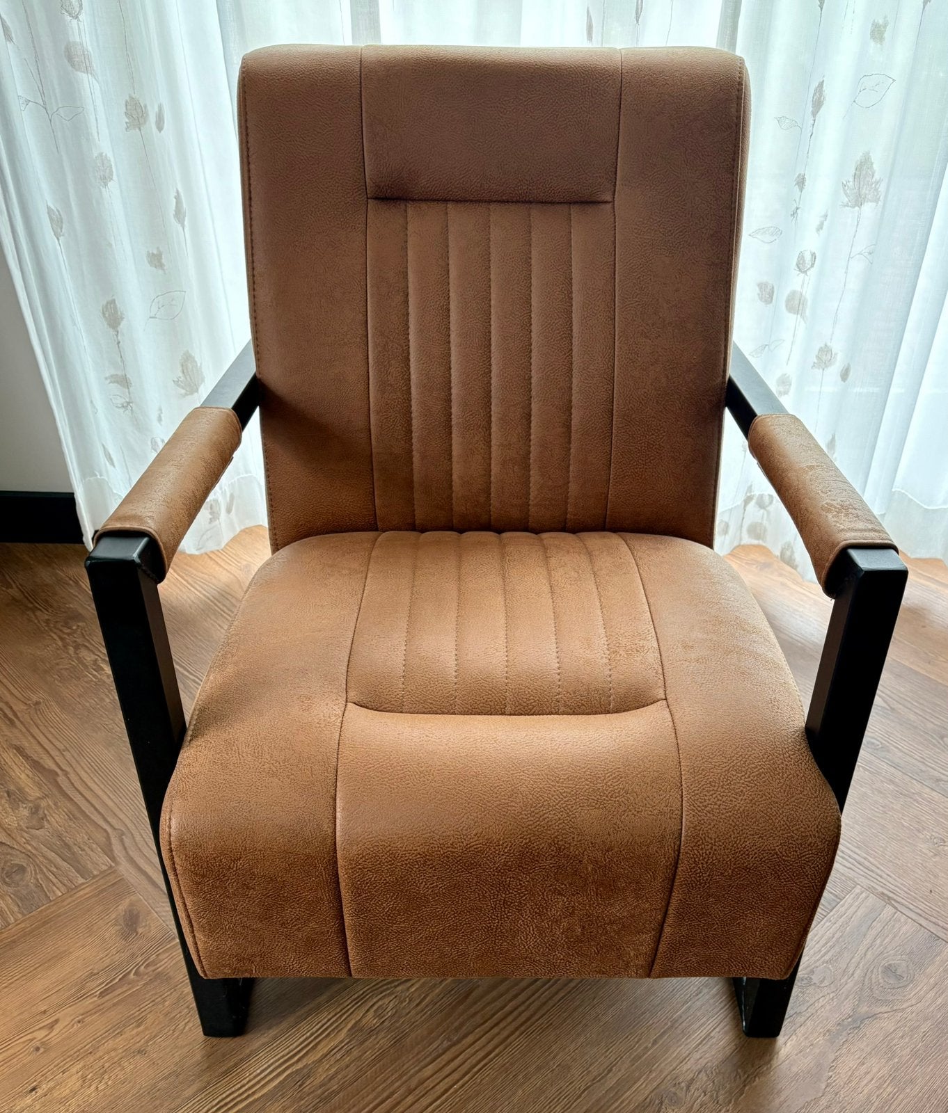 Cognac kleurige fauteuil (lxbxhxzithoogte)83x80x89x45cm, Huis en Inrichting, Fauteuils, Ophalen, Overige materialen, Industrielook