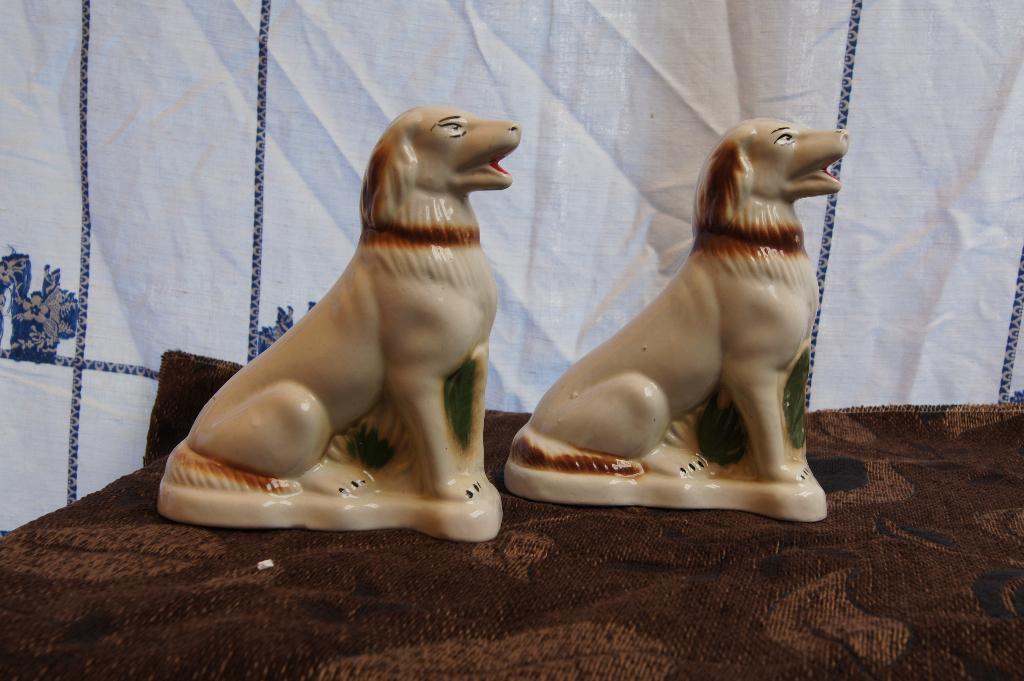Hondjes  ( Antiek, Ophalen of Verzenden