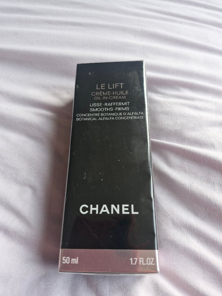 Chanel Le Lift Oil in Cream 50 ML, Sieraden, Tassen en Uiterlijk, Uiterlijk | Gezichtsverzorging, Verzenden, Nieuw, Gehele gezicht