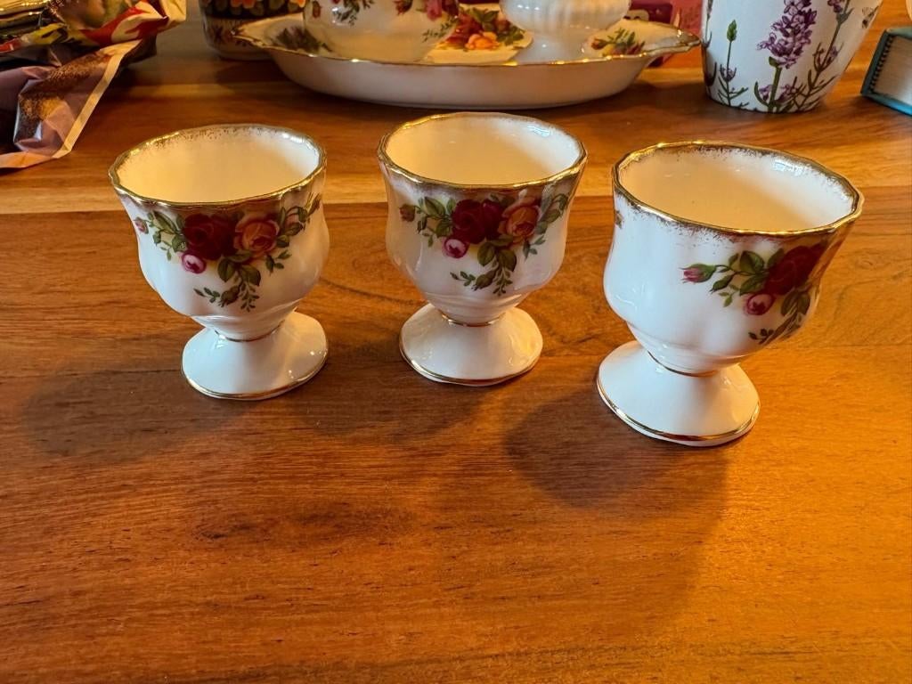 Servies Royal Albert, Ophalen