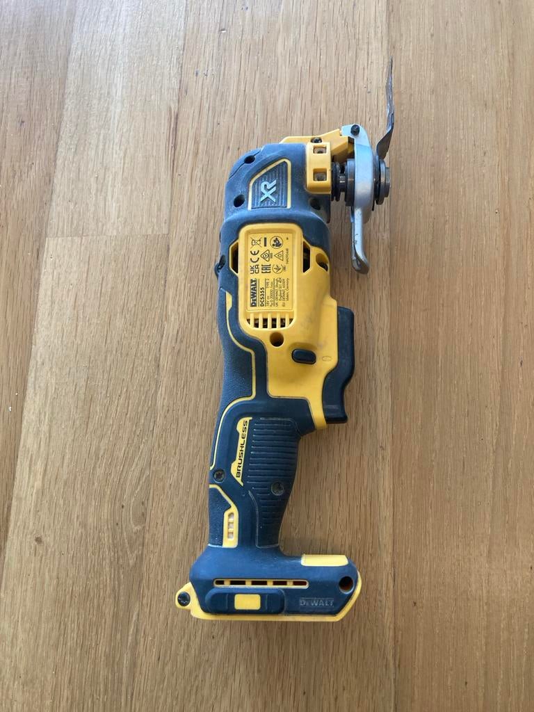 DeWalt DCS355 Multitool 18V XR Brushless, Ophalen of Verzenden, Zo goed als nieuw
