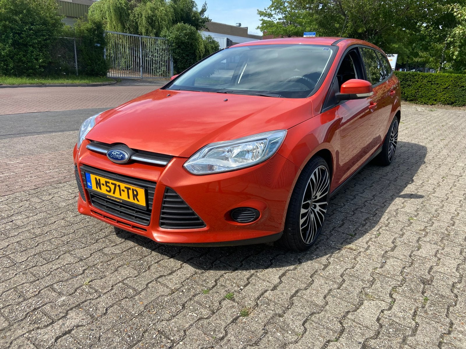Ford Focus 1.6 Ti-vct 92KW 4-D BJ.2012 LEZEN AUB, Auto's, Ford, Zwart, Startonderbreker, Handgeschakeld, 17 km/l