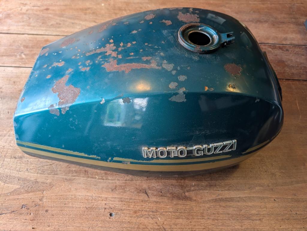 Moto Guzzi 350 / 400 GTS Benzinetank - Origineel, Motoren, Ophalen of Verzenden, Gebruikt