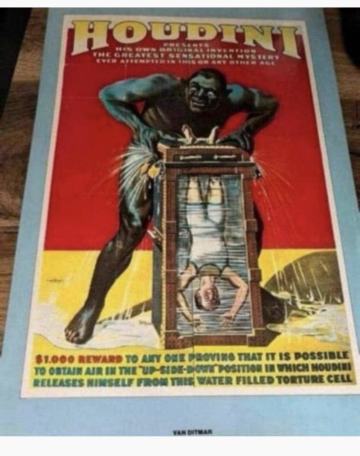 100 years of magic posters, Ophalen of Verzenden, Zo goed als nieuw