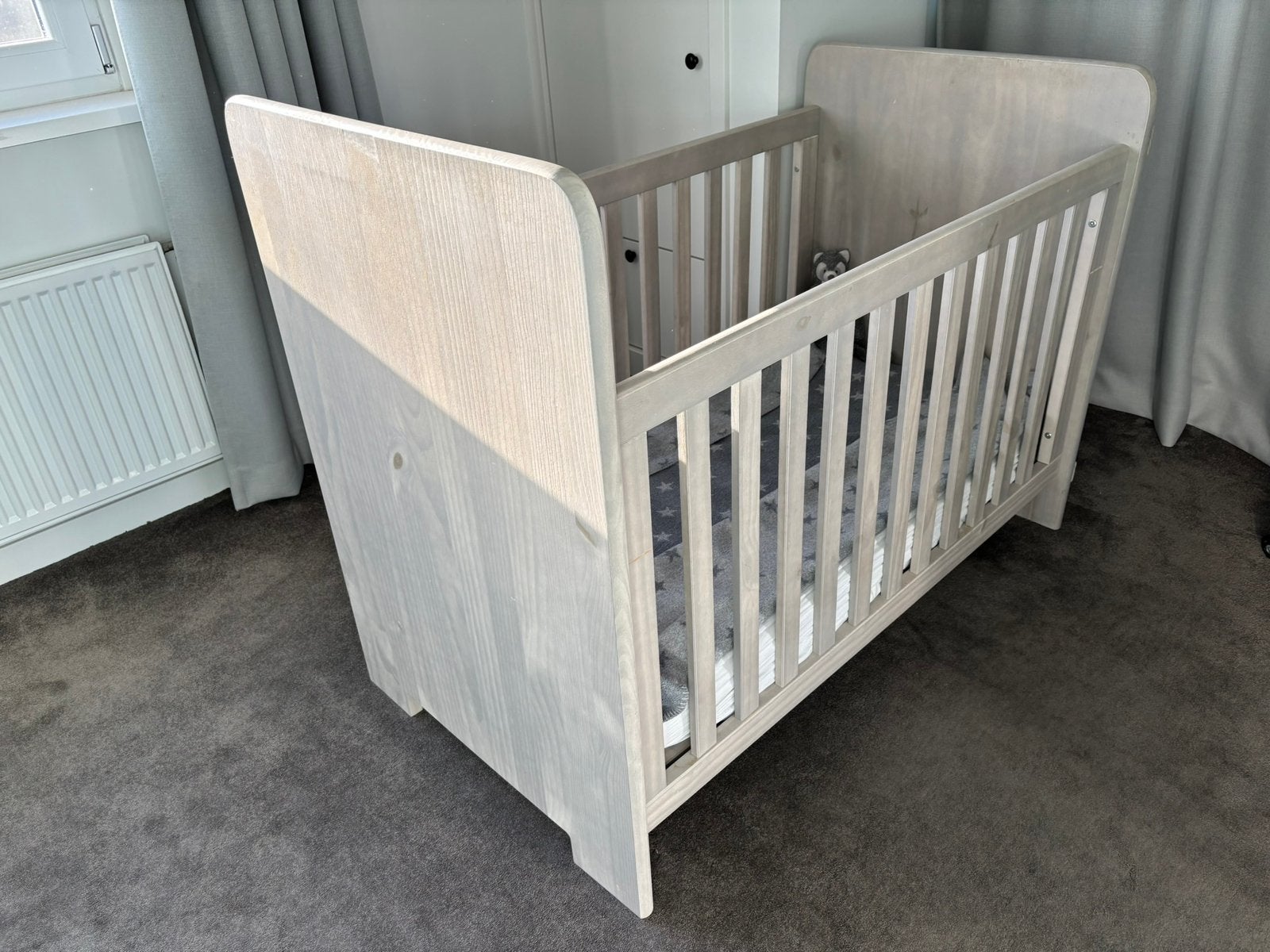 Kinderkamer (ledikant, commode, wandrekje/kapstok), Kinderen en Baby's, Kinderkamer | Complete kinderkamers, Ophalen, Gebruikt