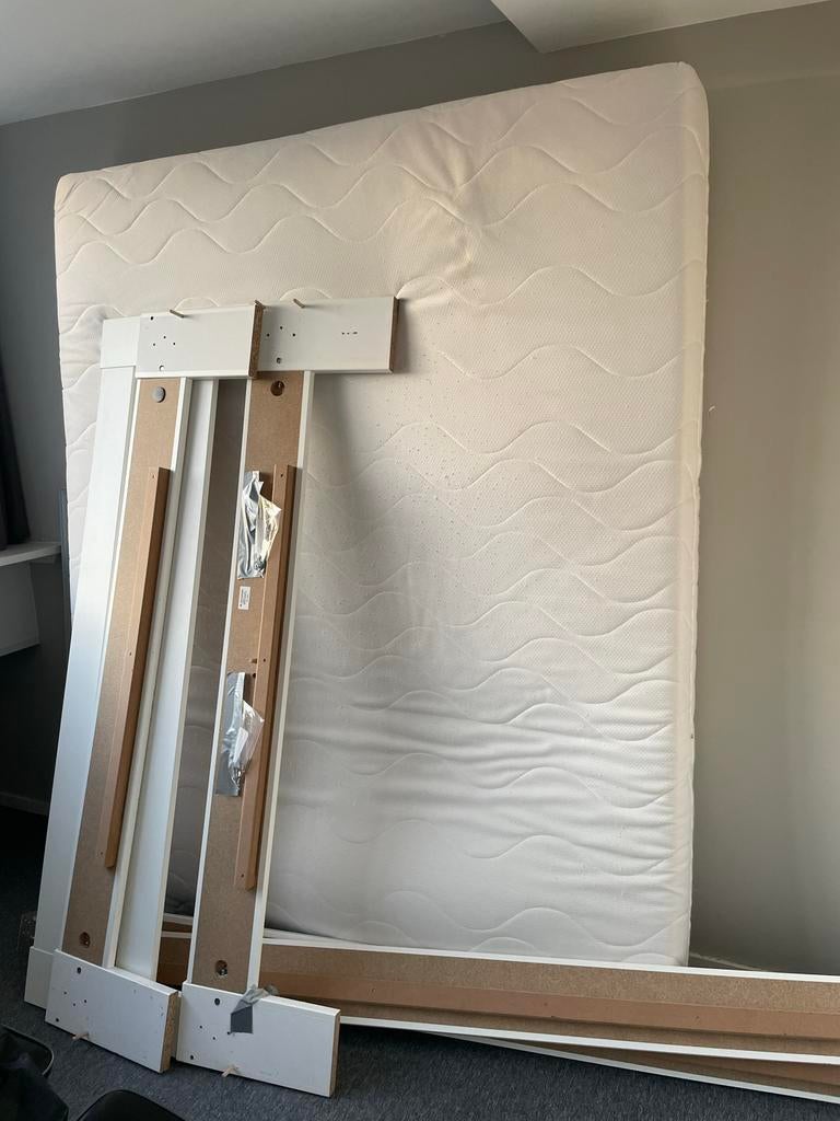 Gratis: Wit tweepersoonsbed met matras, Huis en Inrichting, Slaapkamer | Bedden, Zo goed als nieuw, Tweepersoons, 160 cm, Hout