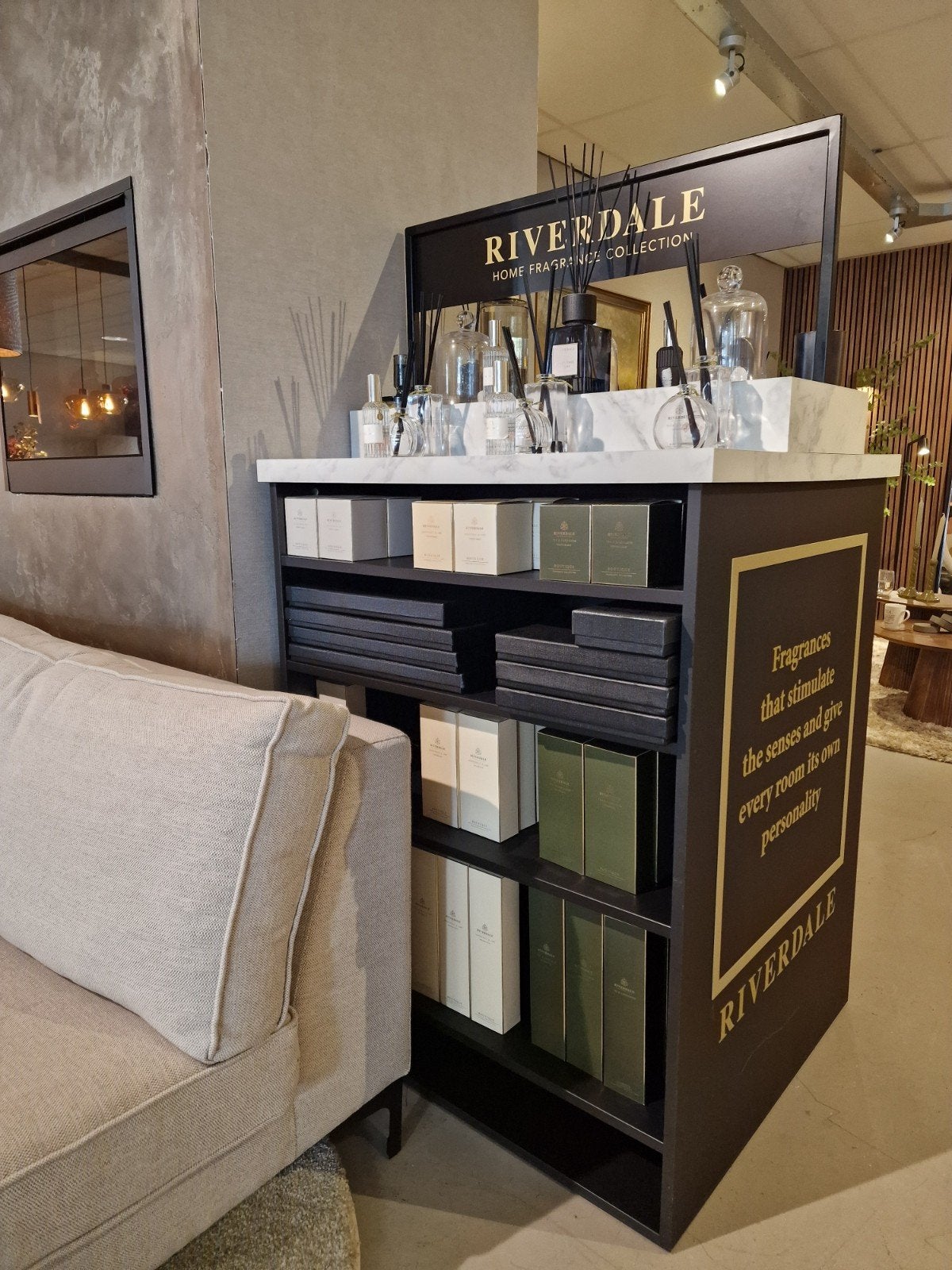 Riverdale Kast - Displaykast met Opbergruimte, Ophalen, Gebruikt
