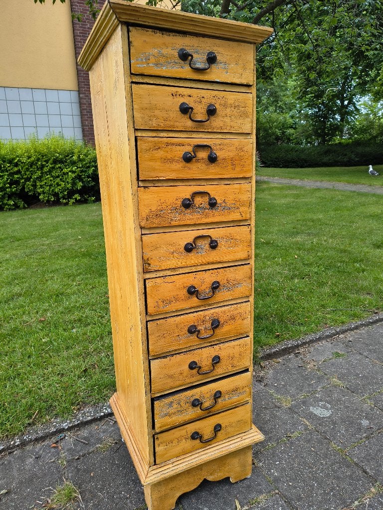 Vintage okergele ladekast / apotheker, Huis en Inrichting, Minder dan 50 cm, 5 laden of meer, 100 tot 150 cm, Ophalen of Verzenden