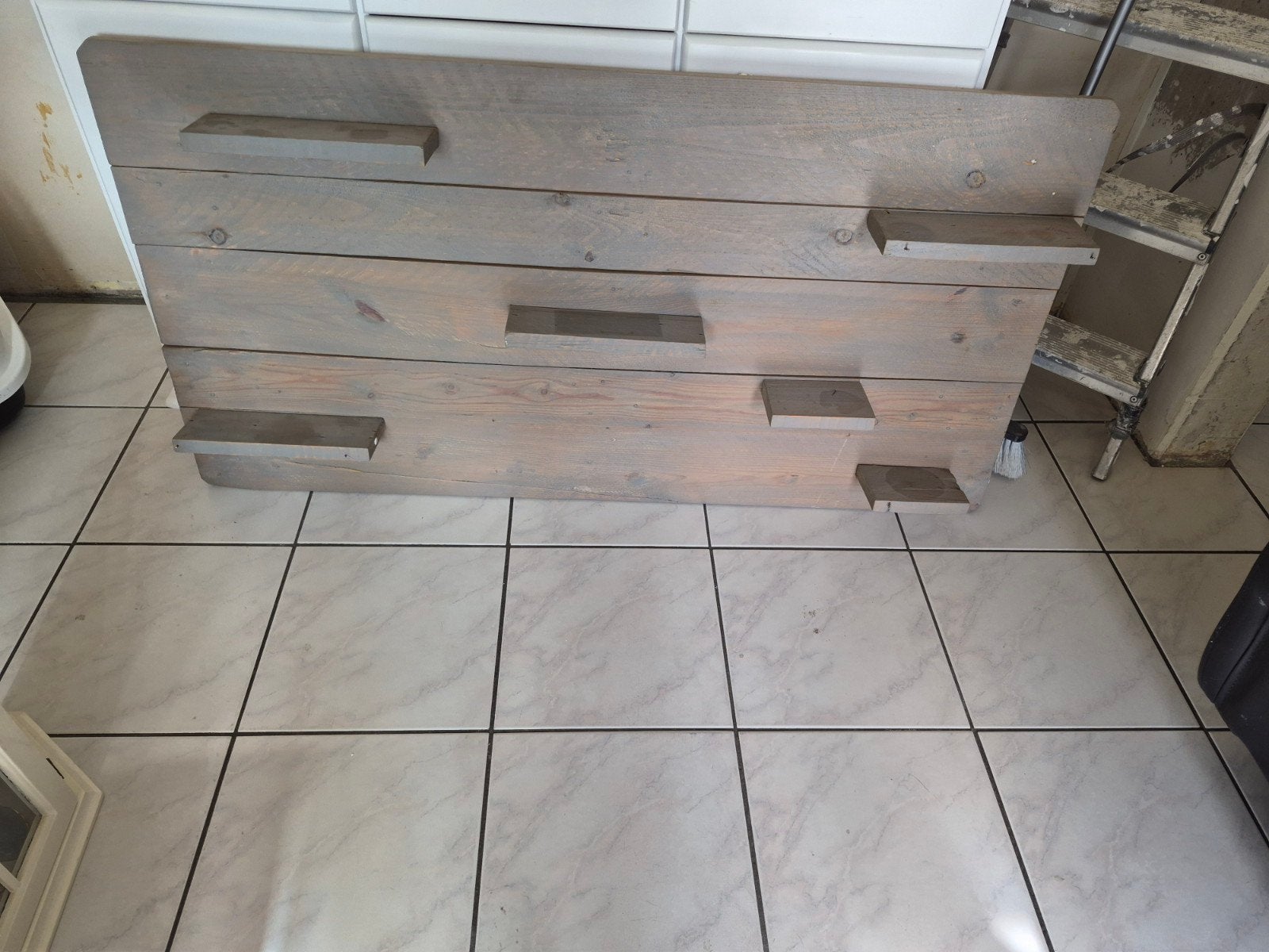 Steigerhouten wandbord met planken - 120x62 cm, Ophalen, Gebruikt, Hout, Wandbord of Wandpaneel