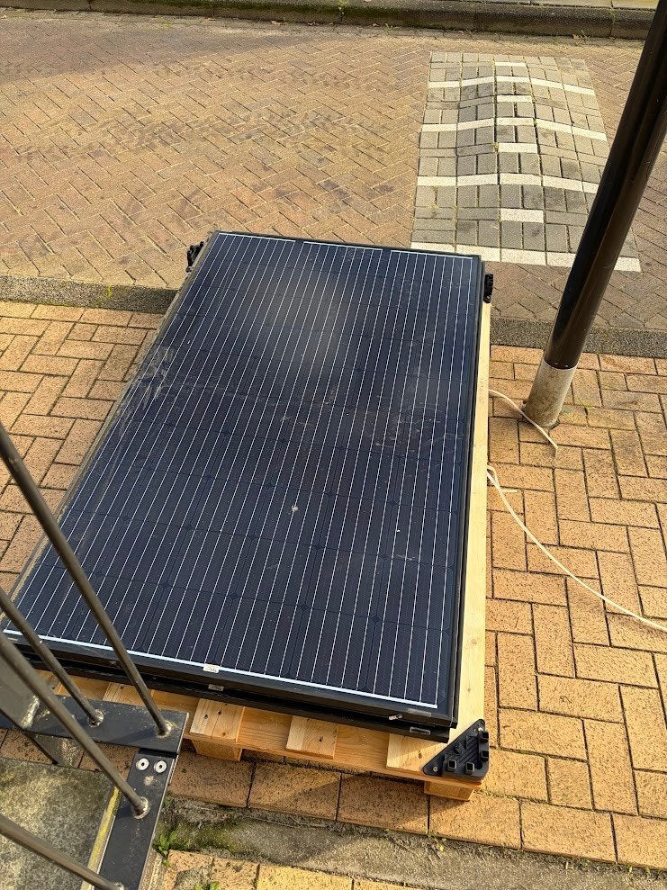 1400 wattpiek aan zonnepanelen (5 stuks) + omvormer, Ophalen, Gebruikt, Compleet systeem, 200 wattpiek of meer