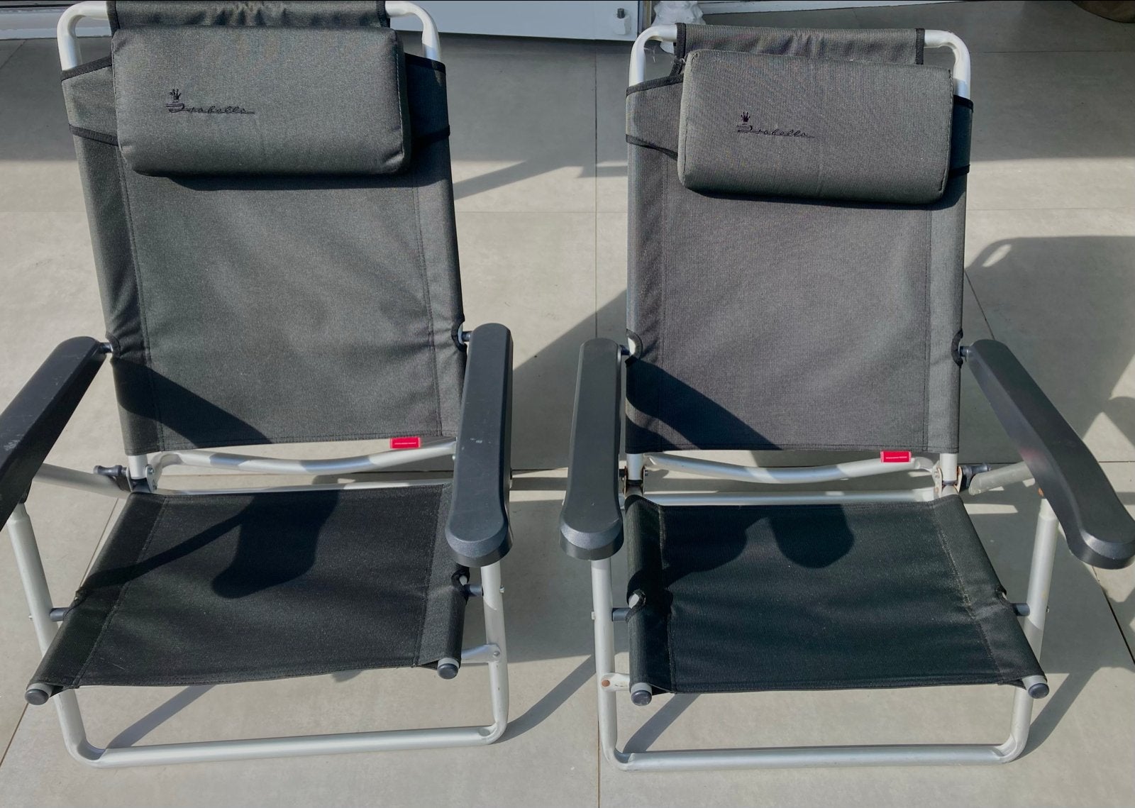 2x Campingstoelen met hoofdsteun - Klein roestplekje op 1 st, Ophalen, Gebruikt