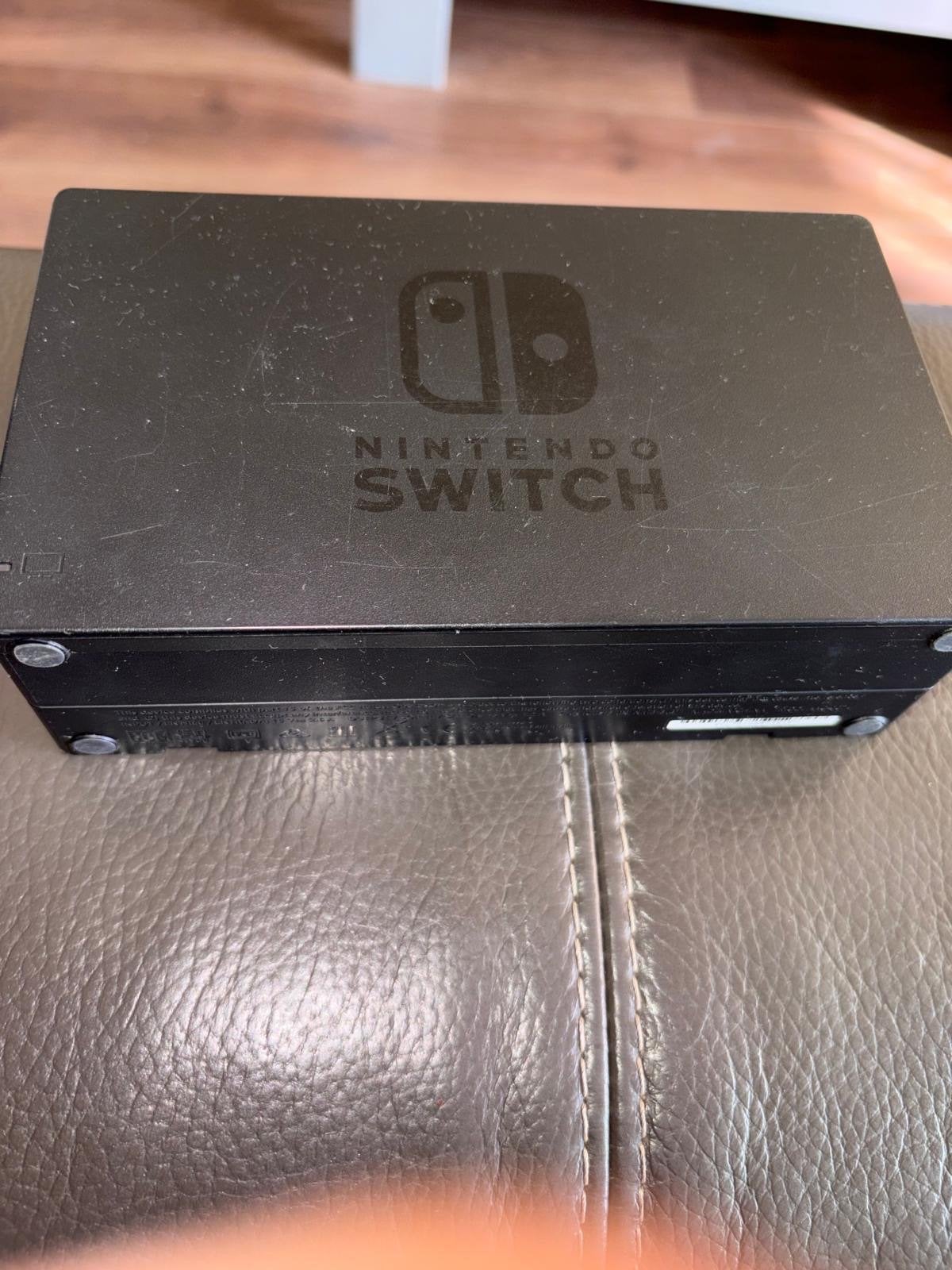 Nintendo Switch met 8 games en Mario Kart 8 Deluxe hoes, Met 2 controllers, Ophalen of Verzenden, Switch Original, Gebruikt
