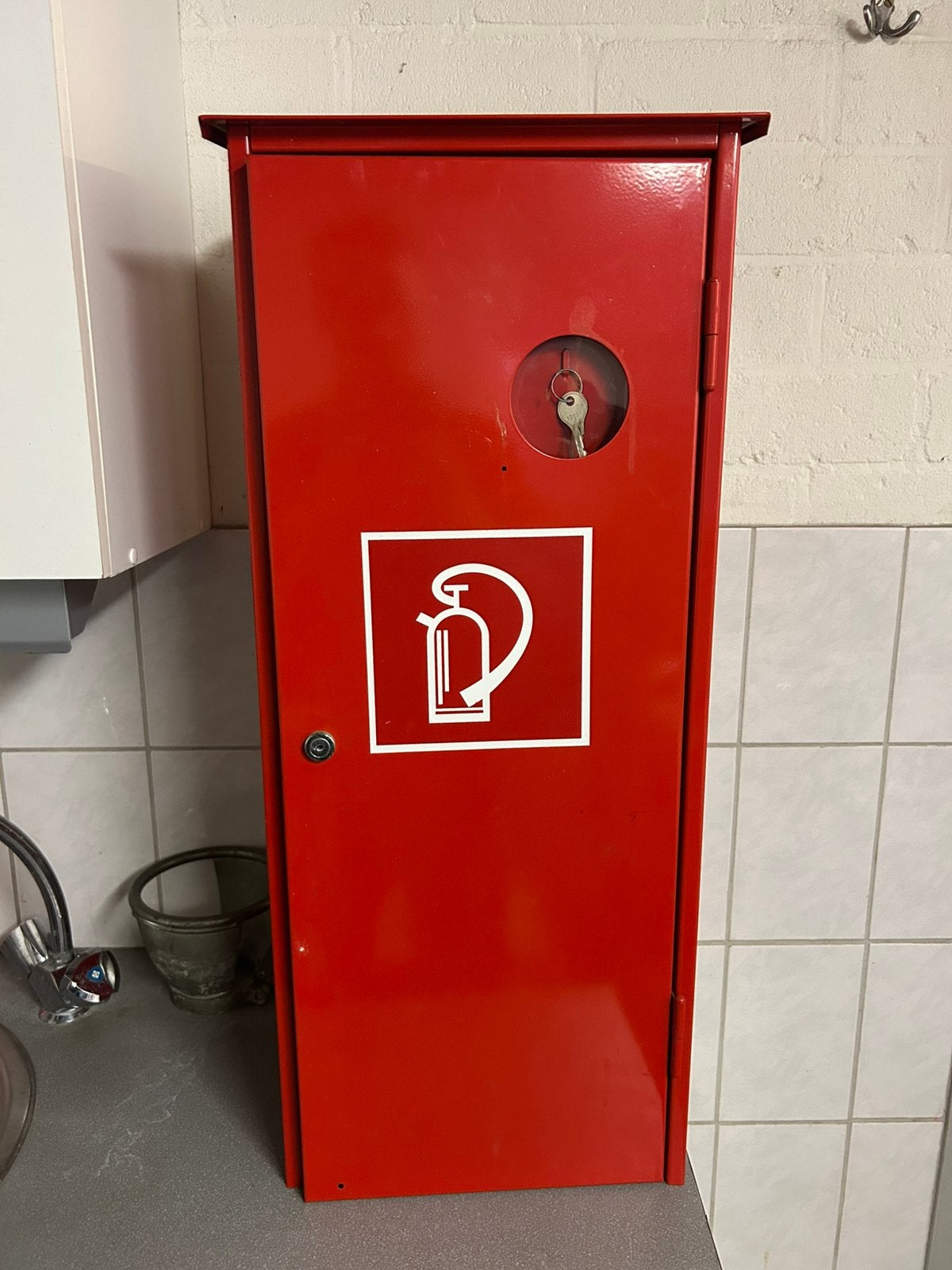 Stalen brandblusserkast, Ophalen, Zo goed als nieuw