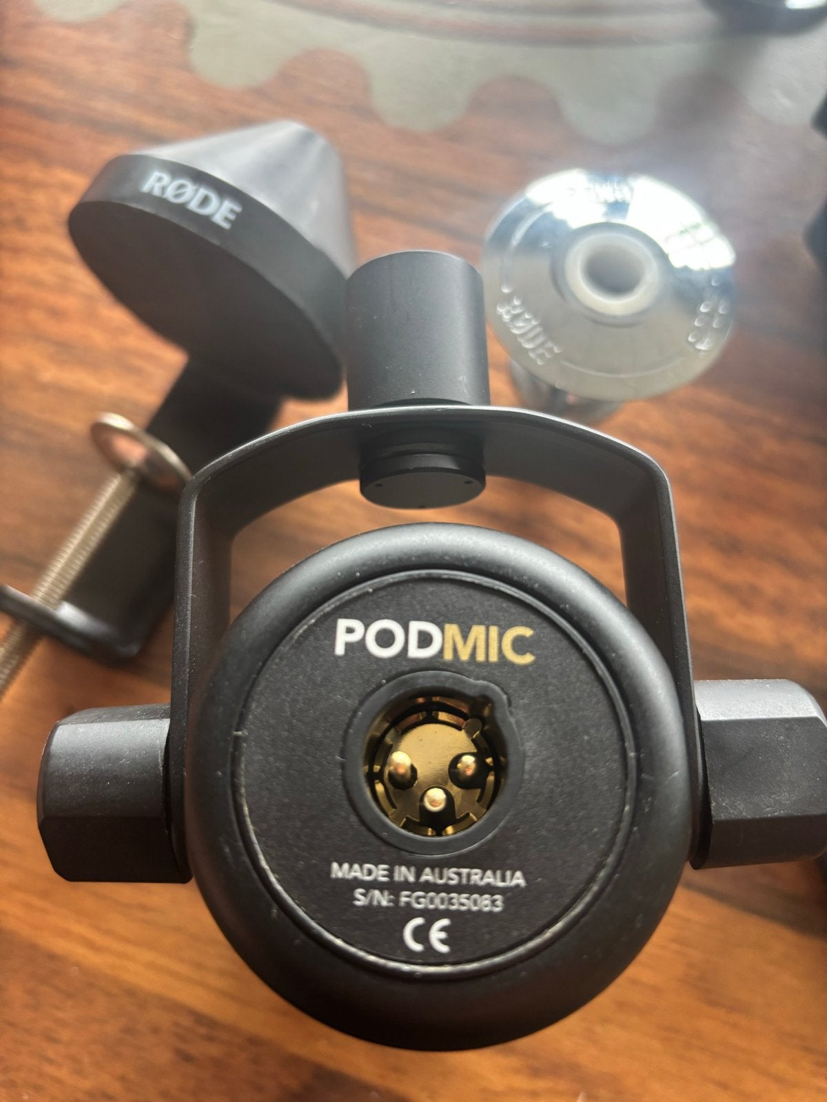 4x podcast Röde PodMic, microfoonarm en hoofdtelefoon  (4x), Audio, Tv en Foto, Koptelefoons, Ophalen, Zo goed als nieuw, Overige merken