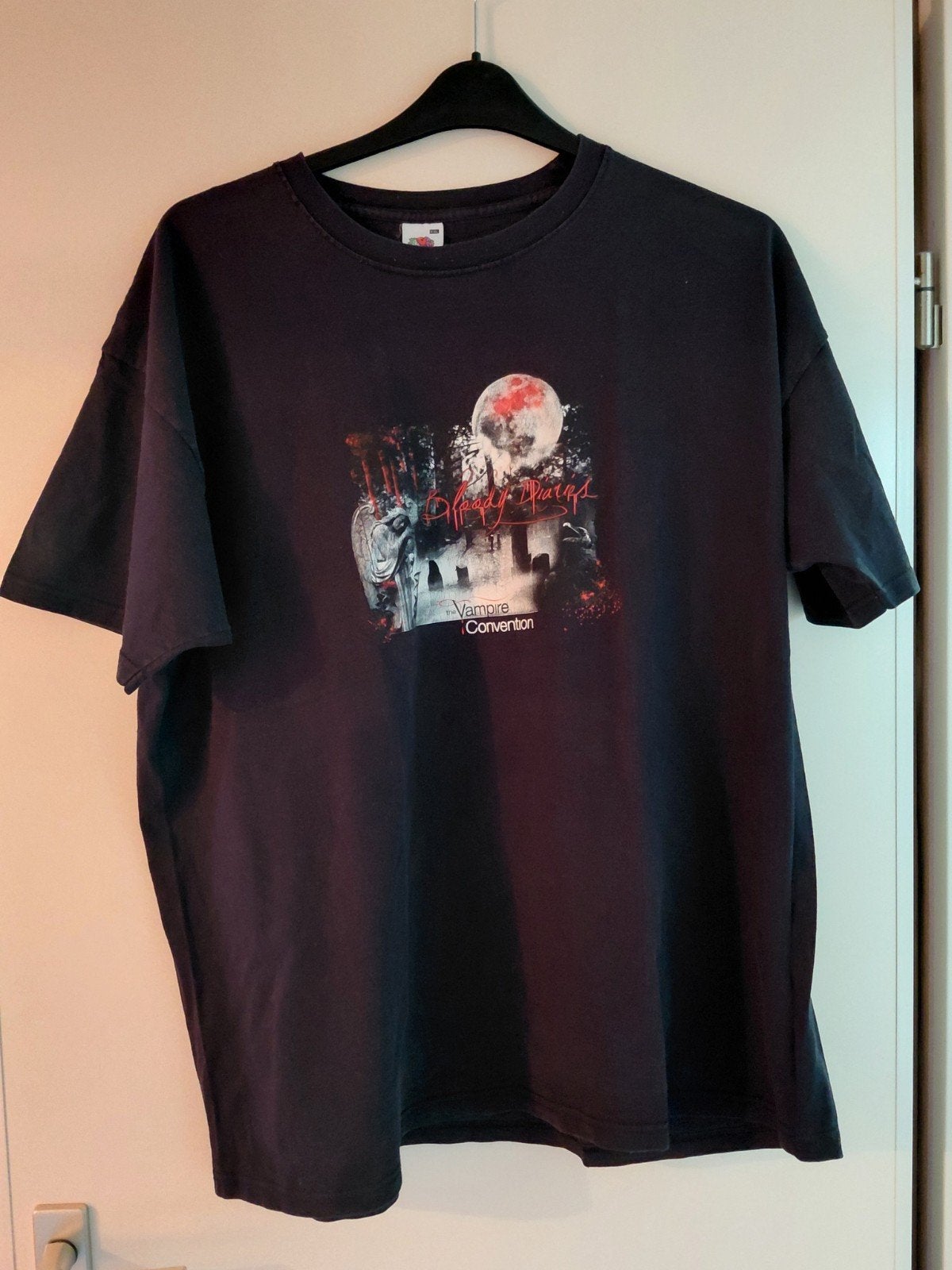 T-Shirt Bloody Diaries vampire  2012 Maat XXL gedragen, Ophalen of Verzenden, Gedragen, Overige maten, Meerkleurig