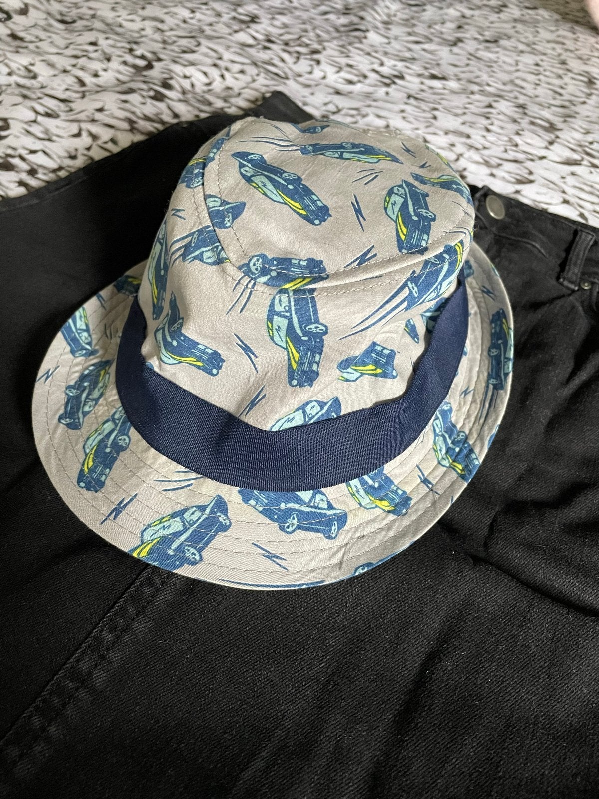 H&M Kinder hoedje 122/128 met auto print, Ophalen of Verzenden, Gebruikt, Jongetje, Hoed